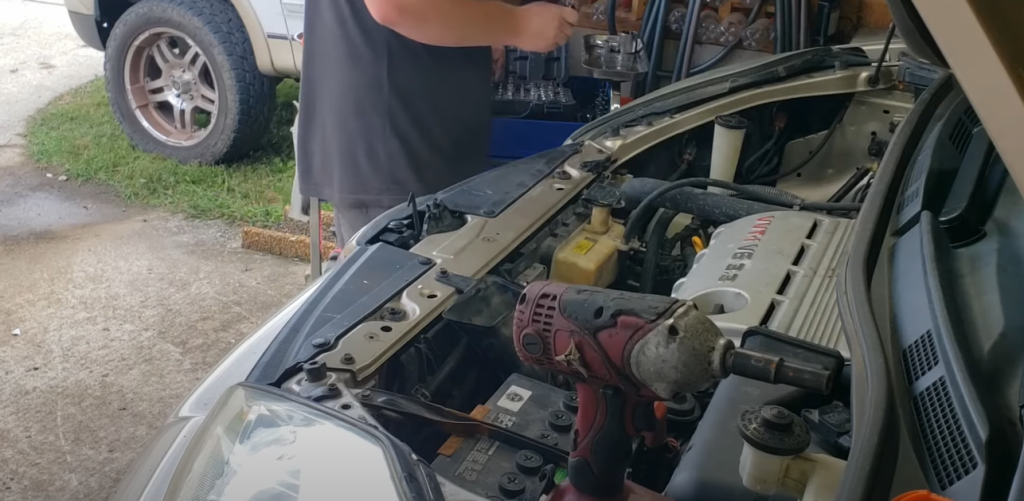 How does a catalytic converter work?