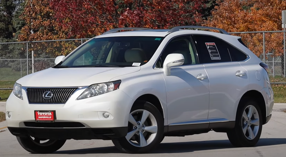 Reasons to service your car at a Lexus dealership