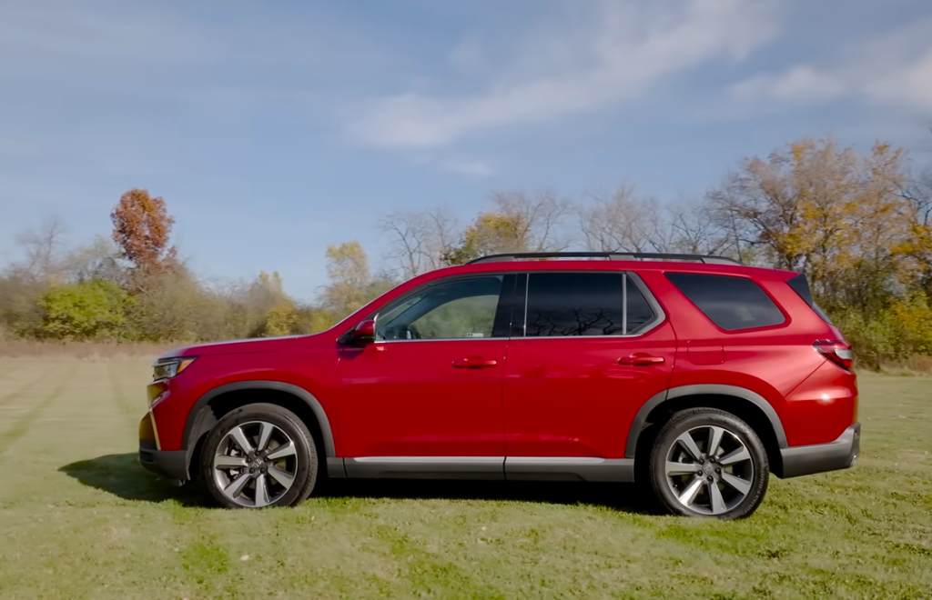 Mitsubishi Outlander or the Honda Pilot?