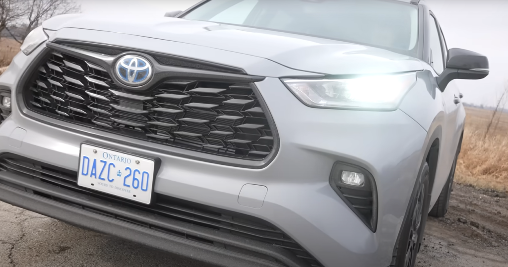 Toyota Highlander Vs. Mitsubishi Outlander