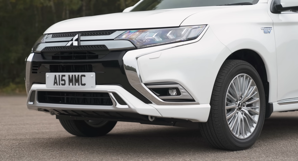 Mitsubishi Outlander VS. Toyota RAV4