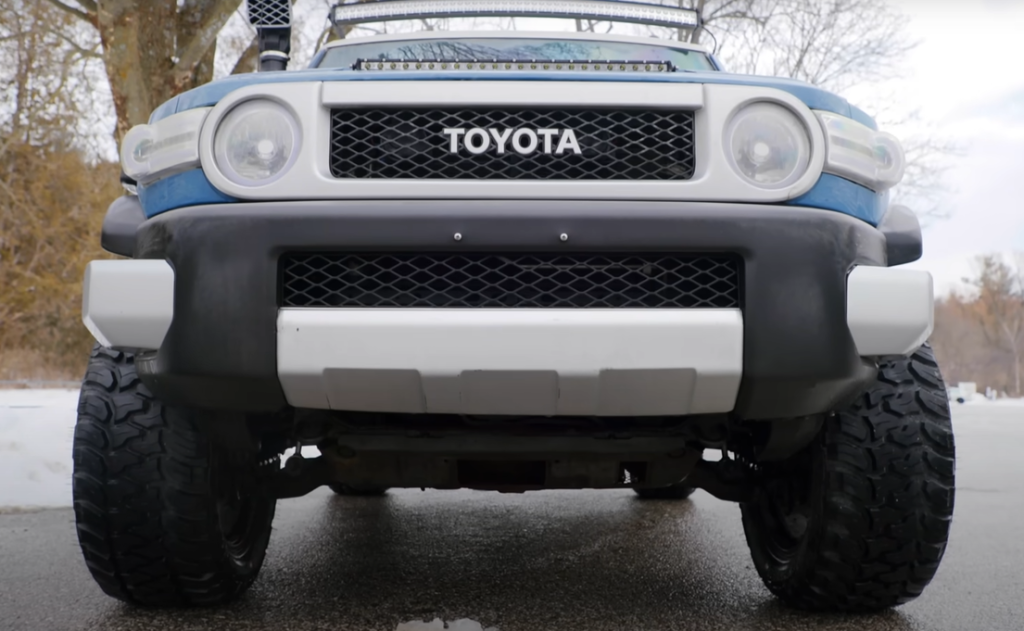 Compare Toyota 4Runner vs Toyota FJ Cruiser