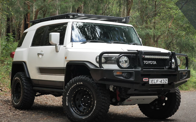 Toyota FJ Cruiser vs Jeep Wrangler - The better 4x4 SUV