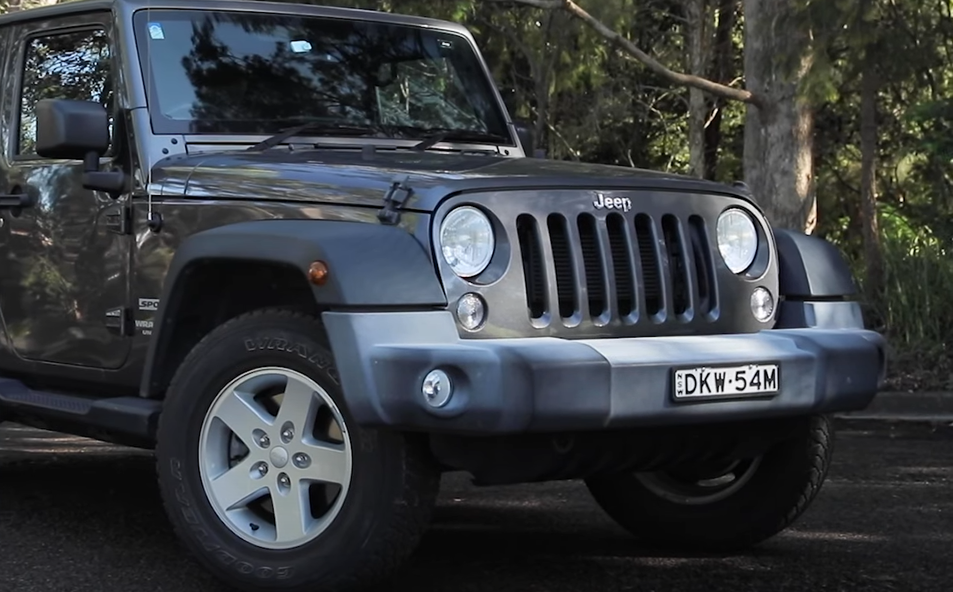 Toyota FJ Cruiser vs Jeep Wrangler - The better 4x4 SUV