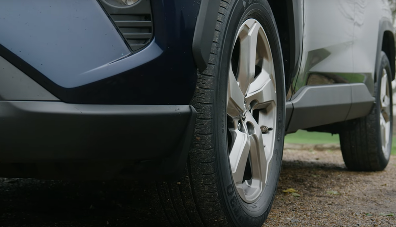 5 Reasons To Buy The Toyota RAV4 Hybrid